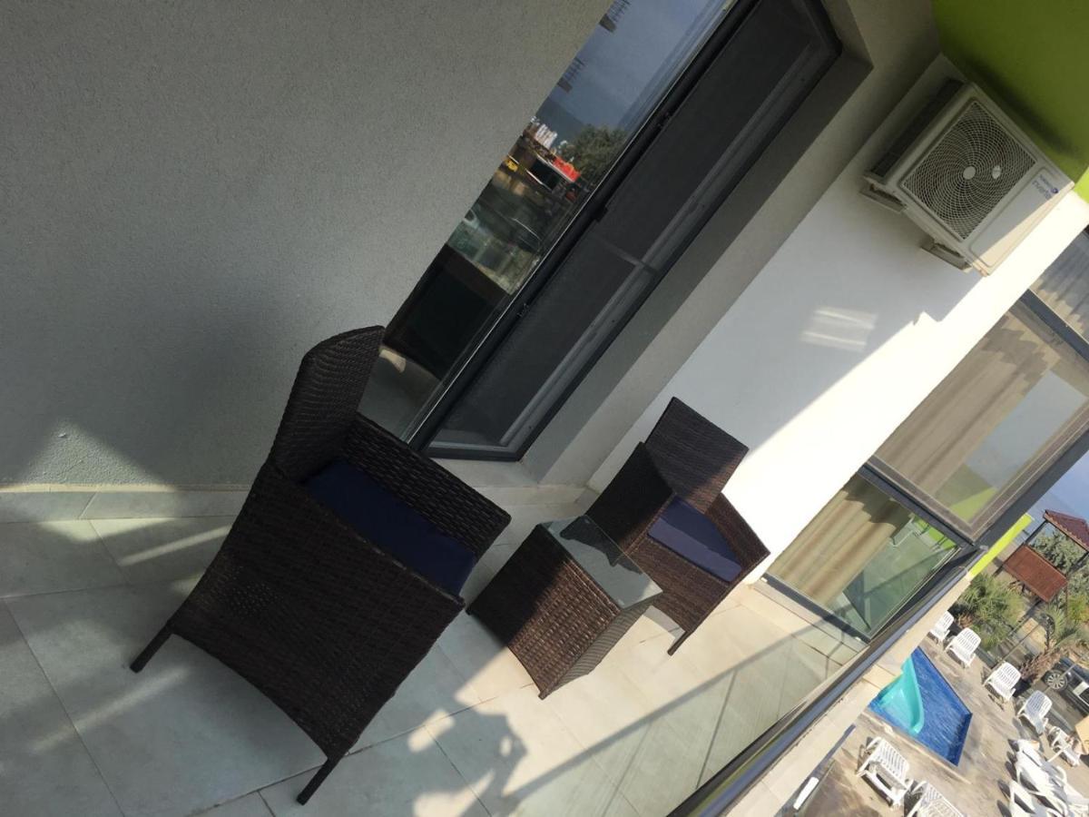 Umi Apartment Alezzi Resort นาโวดาริ ภายนอก รูปภาพ