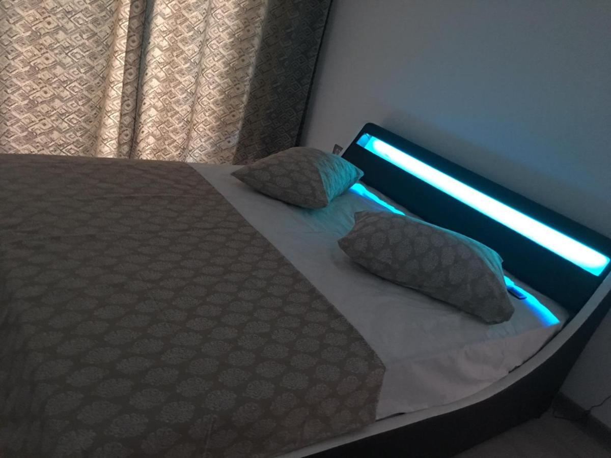Umi Apartment Alezzi Resort นาโวดาริ ภายนอก รูปภาพ