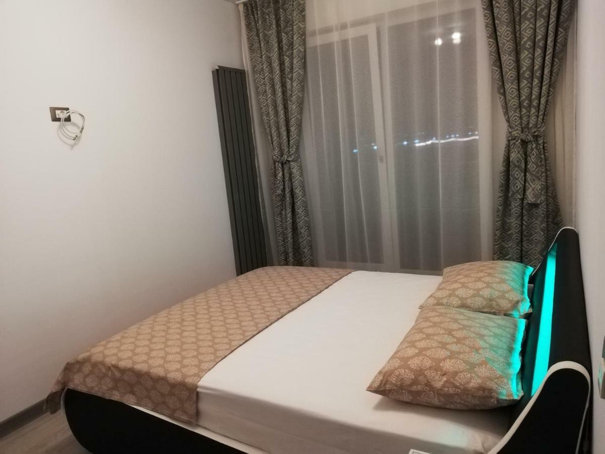 Umi Apartment Alezzi Resort นาโวดาริ ภายนอก รูปภาพ