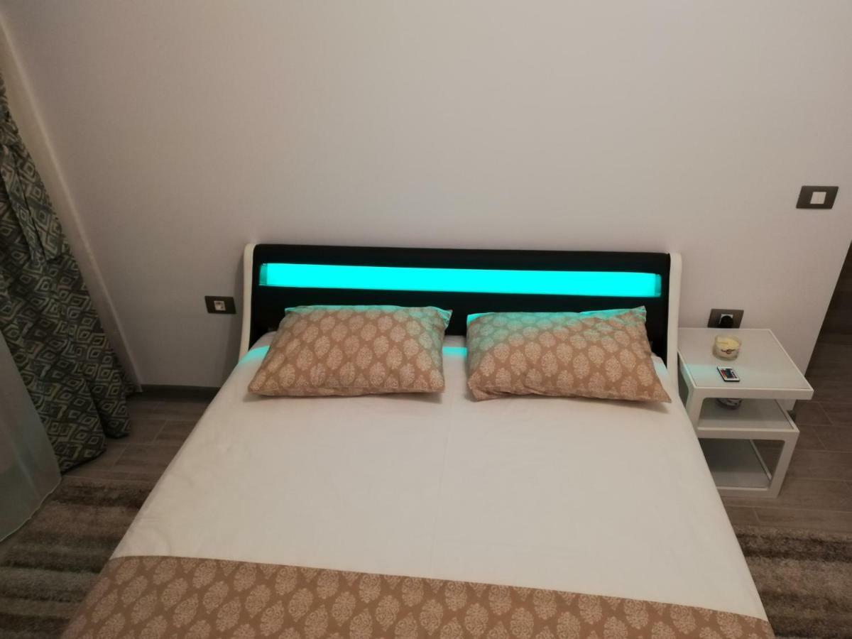 Umi Apartment Alezzi Resort นาโวดาริ ภายนอก รูปภาพ